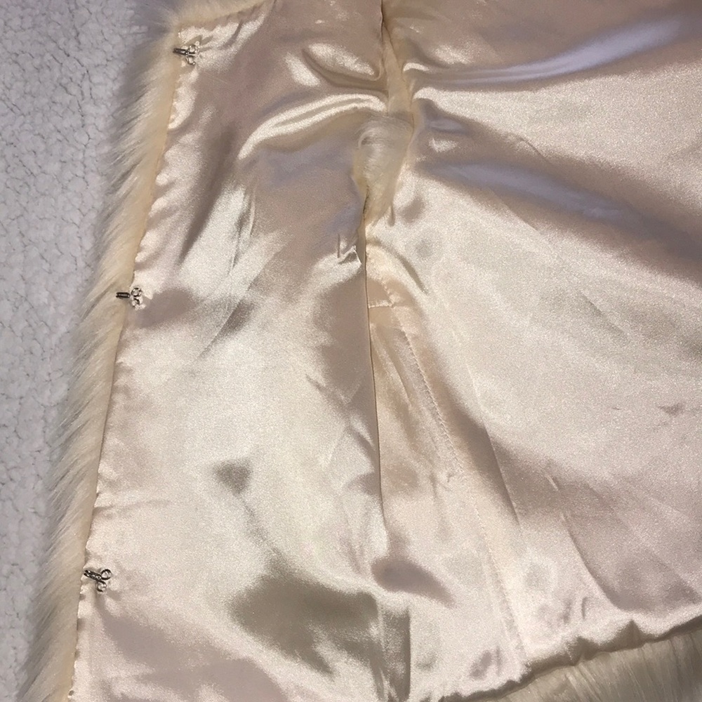 Cream Fur Vest - Picture 4 of 5
